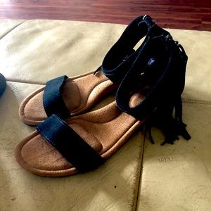 Kookaburra sandals by UGG